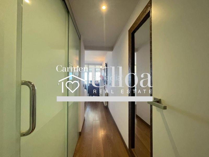 Foto 5c53fab0-1ed3-44a6-9516-2a83e582de6d. Piso exclusiva vivienda reformada frente al mar en primera línea en Alicante
