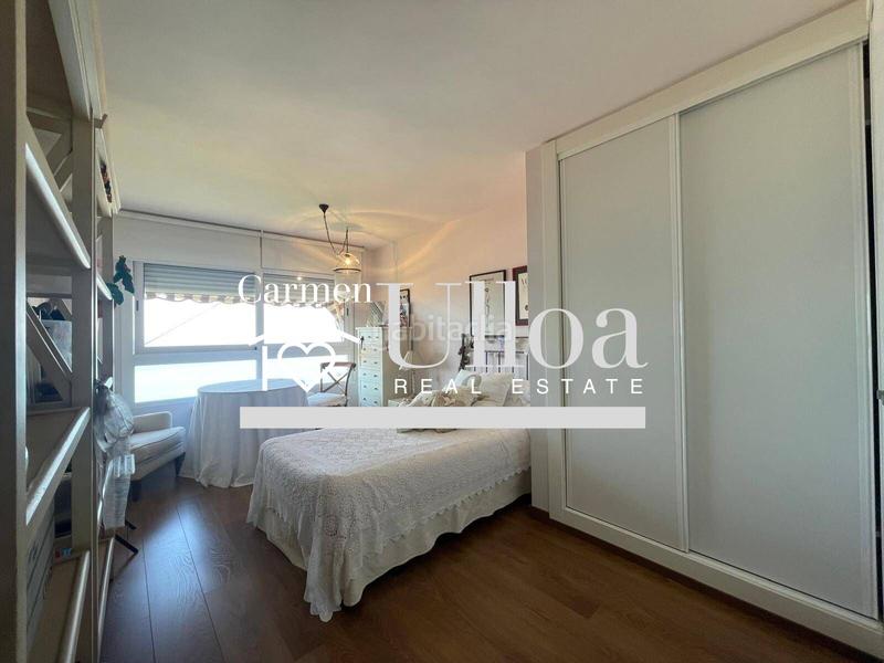 Foto 75d49fd0-5a3c-49b1-94e9-1a2738c052f9. Piso exclusiva vivienda reformada frente al mar en primera línea en Alicante