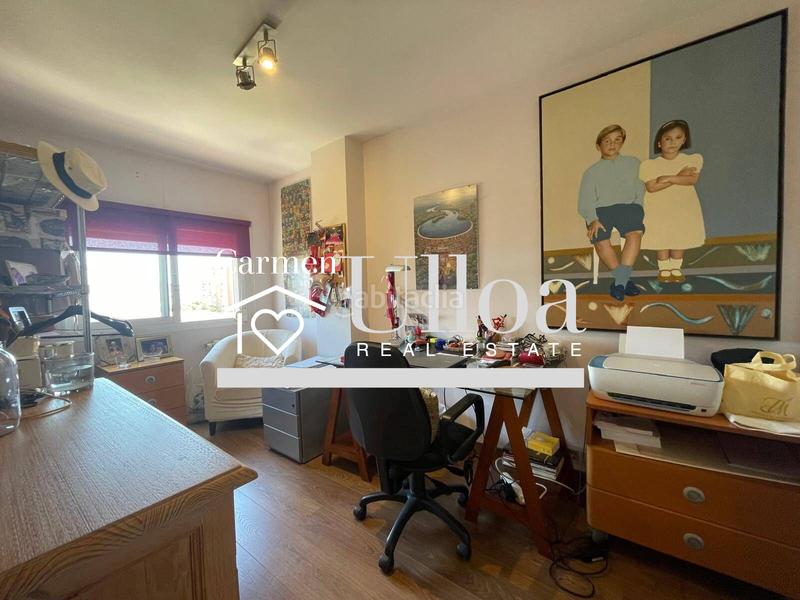 Foto 8c9af3c3-5513-4414-ad67-c93968f00f6f. Piso exclusiva vivienda reformada frente al mar en primera línea en Alicante