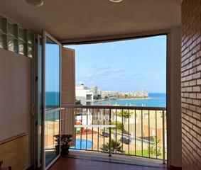 Piso  Calle sorolla. Piso con terraza a solo 50 metros del mar en playa muchavista