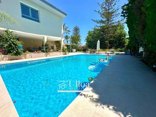 Chalet à La Font-Mezquitas. Moderna villa con piscina climatizada y gran jardín para vivir m
