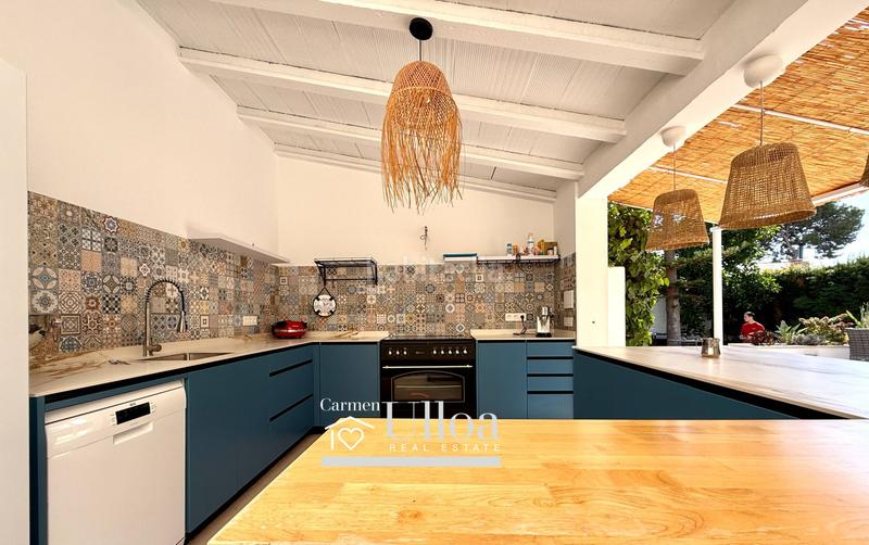 Foto 0b952748-f3cf-40e2-85a5-e2e0208b6bfd. Xalet amb calefacció aparcament piscina a La Font-Mezquitas San Juan de Alicante