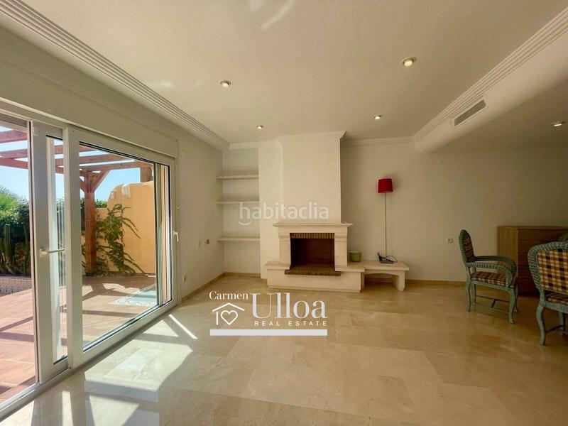 Foto 584972dc-a9e3-43f9-9ef6-5c8f74e8ca4f. Casa bifamiliare con parcheggio piscina in Pueblo Español-Coveta Fumá Campello (el)