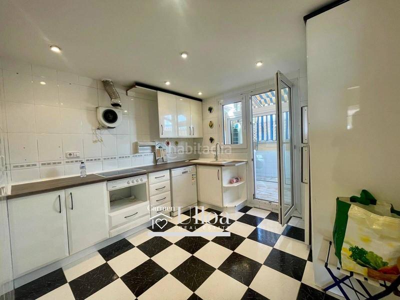 Foto 5ae64a0d-4cdd-431f-8e09-81c995361c77. Casa bifamiliare con parcheggio piscina in Pueblo Español-Coveta Fumá Campello (el)