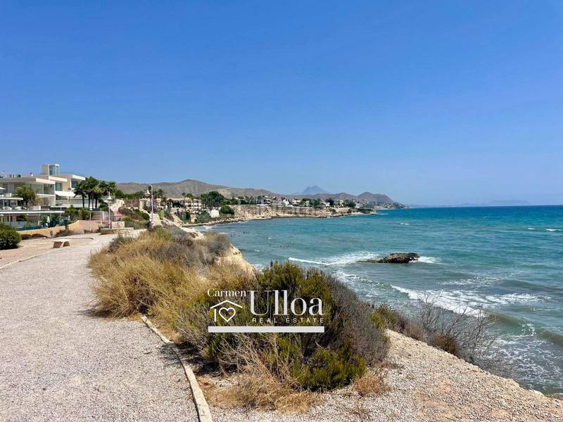 Foto dc9e2a50-484e-4fd9-80c7-fc0d153d087c. Casa bifamiliare con parcheggio piscina in Pueblo Español-Coveta Fumá Campello (el)