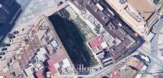 Terreny residencial a Campello Playa. Exclusiva parcela urbana junto al puerto de campello
