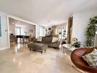 Appartamento  Calle del pintor aparicio. Piso reformado en maisonnave alicante con 4 dormitorios y a 750m