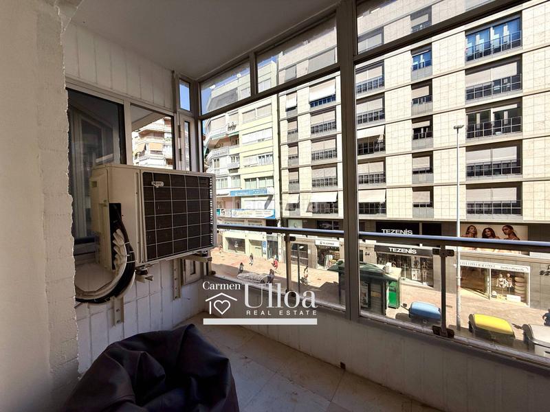 Foto 974d3653-c33a-4e5a-bbb9-78a2025b4e9f. Piso  reformado en maisonnave con 4 dormitorios y a 750m de la playa en Alicante