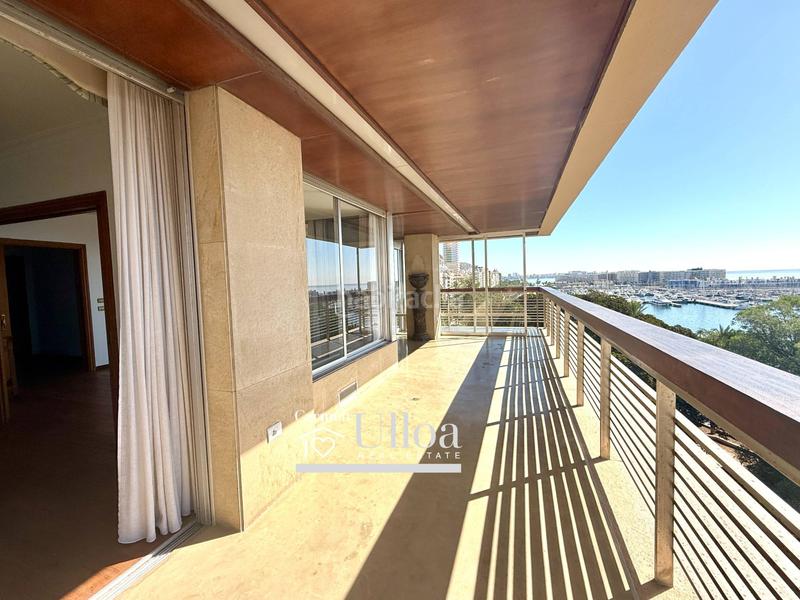 Foto 7345c283-4fea-4482-8939-3a9f845fb131. Piso exclusivo piso de 345 m en pleno centro con terraza y vistas despejadas en Alicante