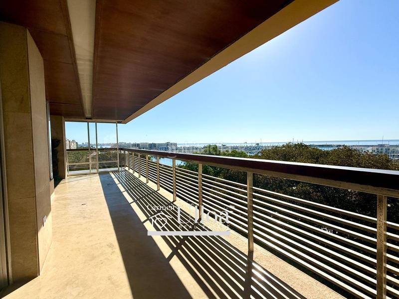 Foto e5cd26c4-0608-4e17-a345-658a448d63fc. Piso exclusivo piso de 345 m en pleno centro con terraza y vistas despejadas en Alicante