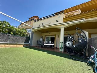 Haus  Calle del marge. Bungalow luminoso con terraza y vistas despejadas en bonalba  mu