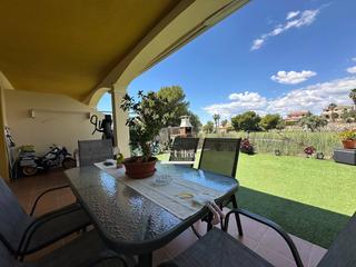 Maison  Calle del marge. Bungalow luminoso con terraza y vistas despejadas en bonalba  mu