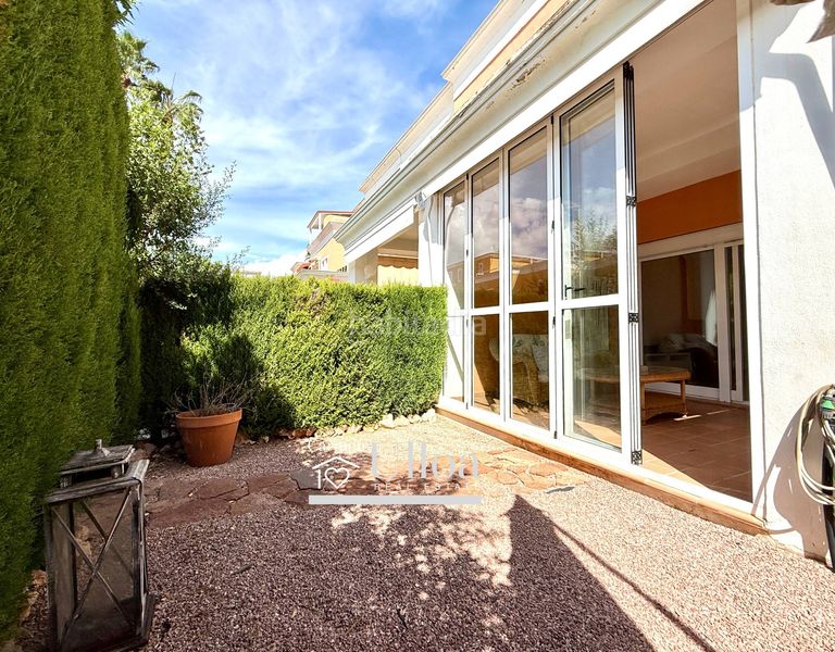 Foto 028c83d2-e7ac-4333-9ba7-b346bed51bae. Casa adossada amb aparcament piscina a Alicante golf Alicante