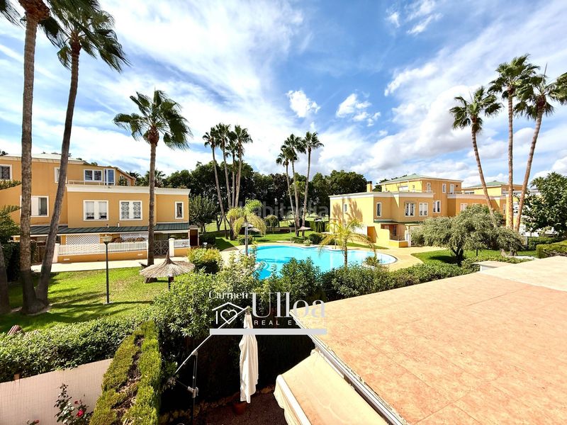 Foto 33500276-bd7e-455b-adf2-1a4bdee6635b. Casa adossada amb aparcament piscina a Alicante golf Alicante
