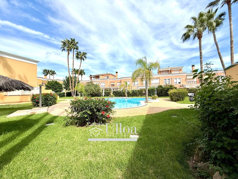 Foto a271b841-0a56-4eed-b062-3291ed7a2863. Casa adossada amb aparcament piscina a Alicante golf Alicante