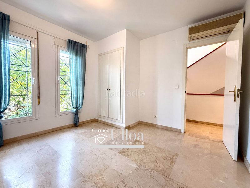 Foto b11ca572-3379-4a54-ba2c-0063a4d0b01f. Casa adossada amb aparcament piscina a Alicante golf Alicante