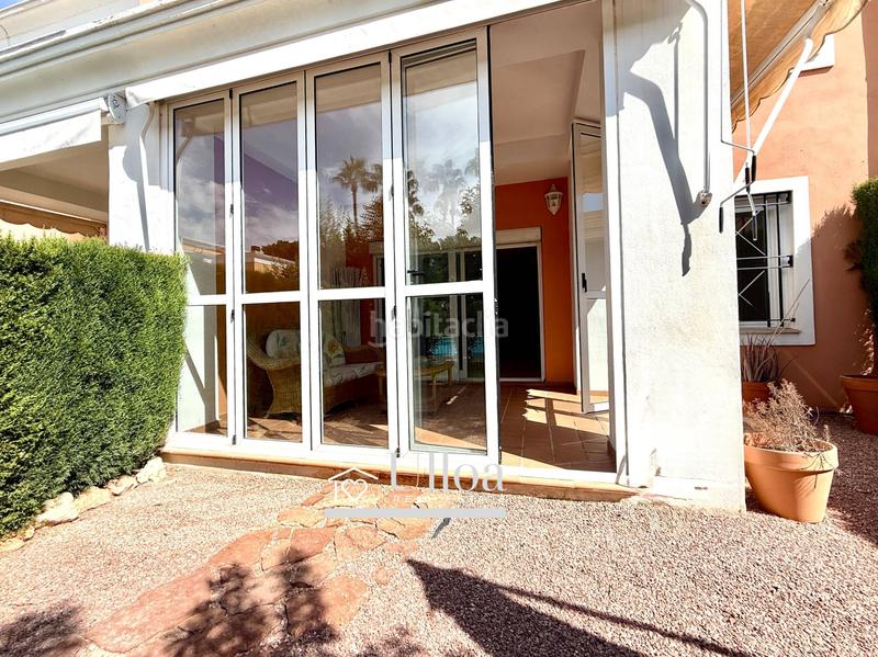 Foto c988e2a8-33dc-49e1-824d-2366f776796b. Casa a schiera con parcheggio piscina in Alicante golf Alicante