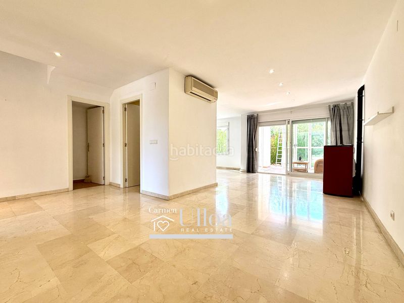 Foto cc92f445-5acb-4c30-9ade-c3bdf3360173. Casa adossada amb aparcament piscina a Alicante golf Alicante