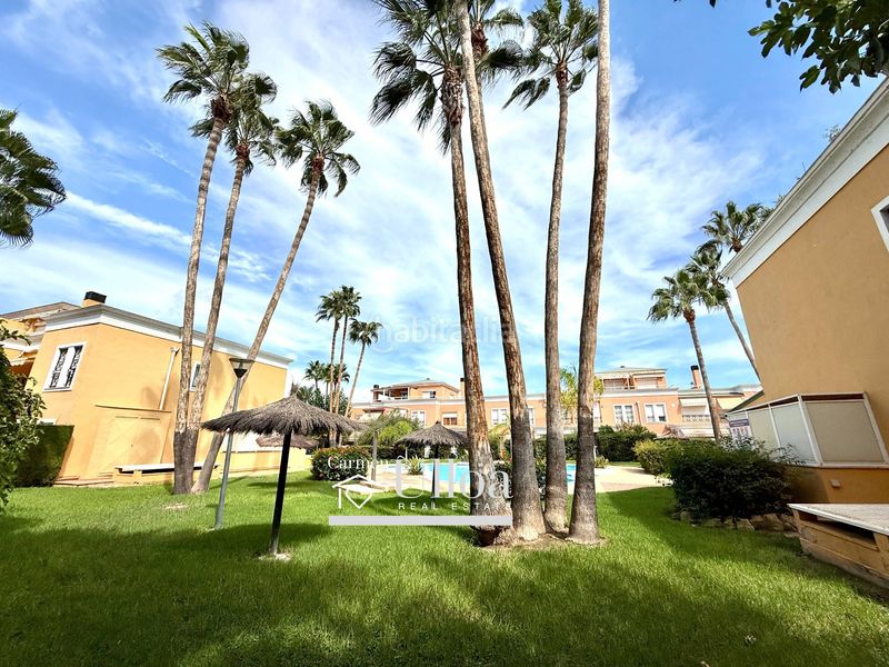 Foto e3cc6905-ac0a-410b-b02b-34c01647cb4a. Casa adossada amb aparcament piscina a Alicante golf Alicante