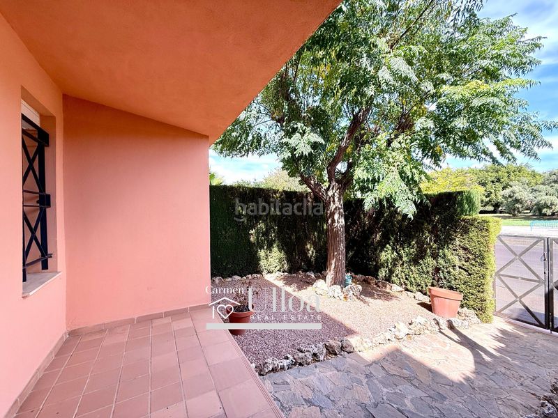 Foto ea9b526d-73a5-4b5c-97ae-146c657bd604. Casa adossada amb aparcament piscina a Alicante golf Alicante