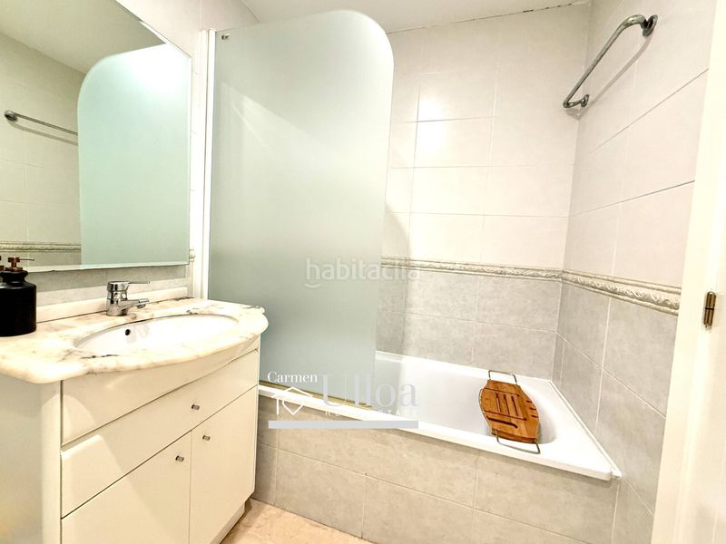 Foto fe61db96-0dc5-482e-86f4-9368739794f9. Casa adossada amb aparcament piscina a Alicante golf Alicante