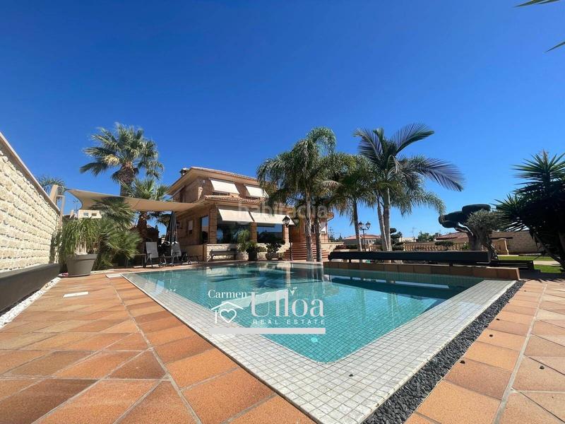 Foto 5385c73c-1e32-4d4a-b537-3cb5e5328317. Chalet con riscaldamento parcheggio piscina in Los Girasoles Sant Vicent del Raspeig