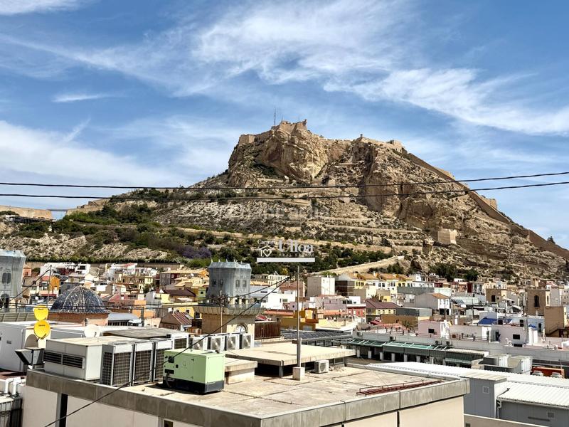 Foto 18159754-6ee7-4c53-9f28-4e9af1bea07e. Piso espectacular vivienda histórica en primera línea del puerto en Alicante