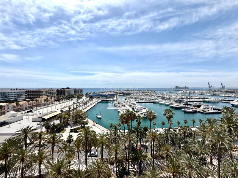 Foto 9c1b1a8f-87f2-46e2-be6f-1e406827cc64. Piso espectacular vivienda histórica en primera línea del puerto en Alicante