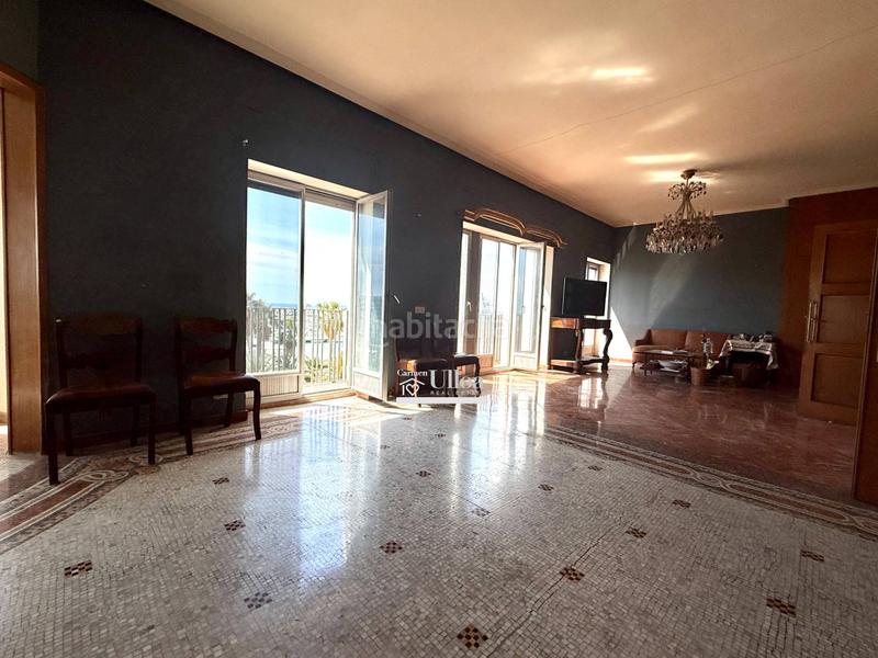 Foto bd5d1d90-2f43-4a58-a620-33f666e58816. Piso espectacular vivienda histórica en primera línea del puerto en Alicante