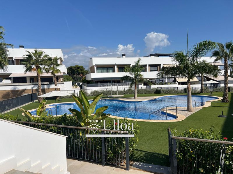 Foto 6fbd0e76-d1bf-459c-bd05-50ea246a9c14. Casa adossada amb calefacció aparcament piscina a Alicante