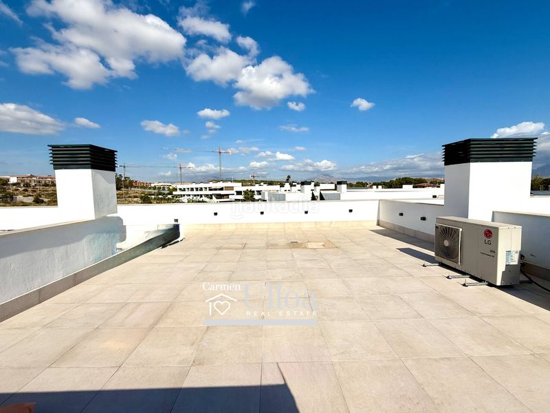 Foto c8f23d89-0ff6-49cb-af1f-6e64ea90130b. Casa adossada amb calefacció aparcament piscina a Alicante
