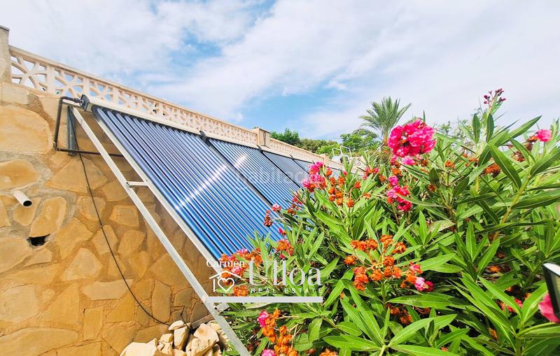 Foto bed8f91b-bdb0-4d2a-a5f8-19dca7f27cbb. Chalet with parking in Pinar de Advocat-Cometa Moraira