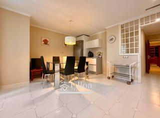 Apartament  Avenida del doctor gadea. Exclusivo piso de 135 m2 en primera línea con vistas al mar en e