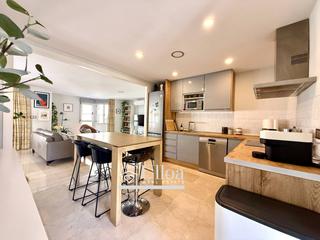 Pis  Calle del pintor aparicio. Piso reformado en maisonnave alicante con 4 dormitorios y a 750m