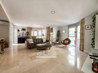 Pis  Calle del pintor aparicio. Piso reformado en maisonnave alicante con 4 dormitorios y a 750m