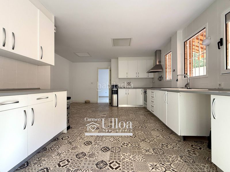 Foto 041a5767-ffb8-4596-b45d-157ec76ccb2e. Casa adossada amb calefacció aparcament piscina a Alicante