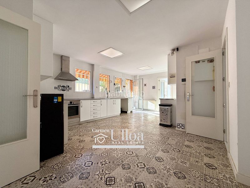 Foto 1d12bfba-fd57-40ab-b11f-2404c6618c13. Casa adossada amb calefacció aparcament piscina a Alicante