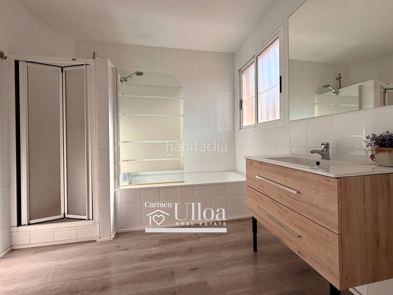Foto b4d4fb0d-0968-4c85-8277-9480b265202b. Casa adossada amb calefacció aparcament piscina a Alicante