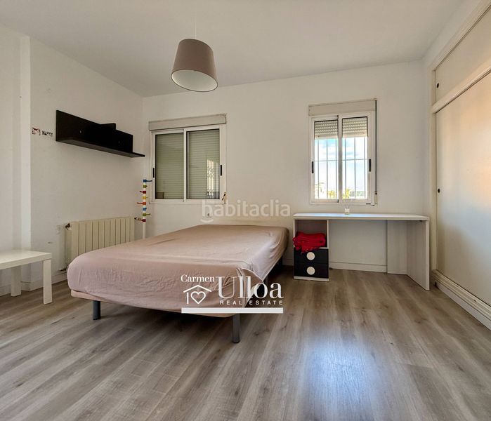 Foto b65580f6-2f12-44b9-89f5-942c12070899. Casa adossada amb calefacció aparcament piscina a Alicante