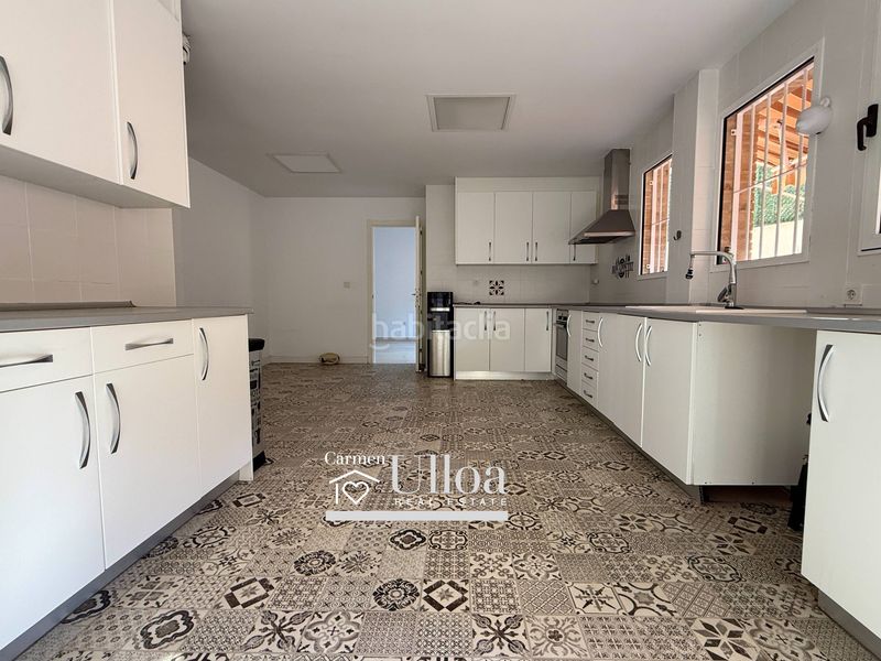 Foto bc1ca93a-5d1c-409d-be95-987550f1558a. Casa adossada amb calefacció aparcament piscina a Alicante