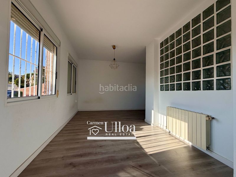 Foto d64c2dfe-9e3b-42a3-966a-1ee09e5dc87e. Casa adossada amb calefacció aparcament piscina a Alicante