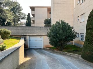 Aparcament cotxe a Carrer bellpuig 5