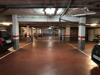Parking coche  Carrer bellpuig