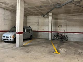Parking coche en Rambla de xavier cugat 15. A 5 minuts caminant del centre de girona