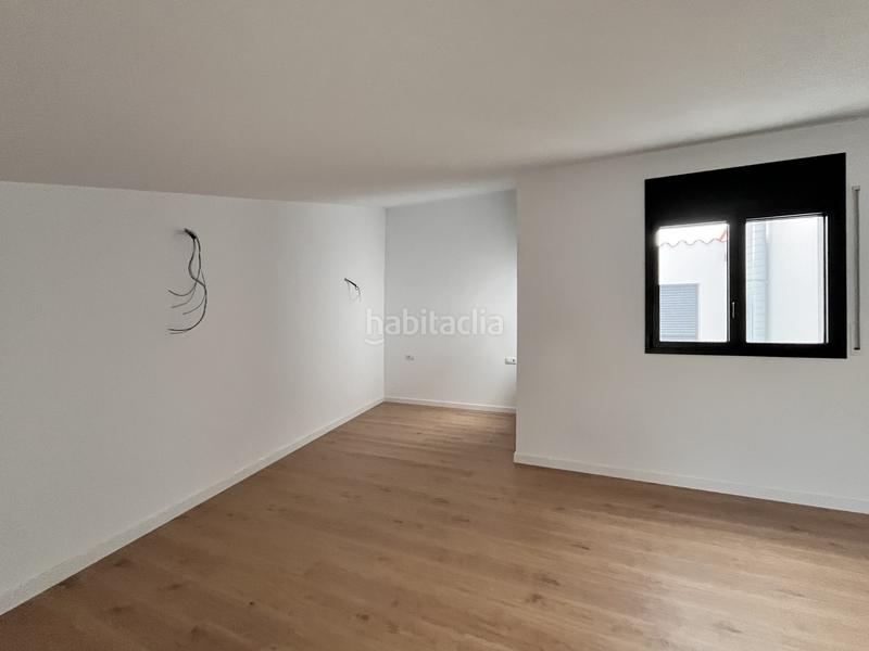 Foto 89eab978-4962-4492-a43c-1ef7723382e8. Alquiler piso atic al centre-devesa en La Devesa Girona