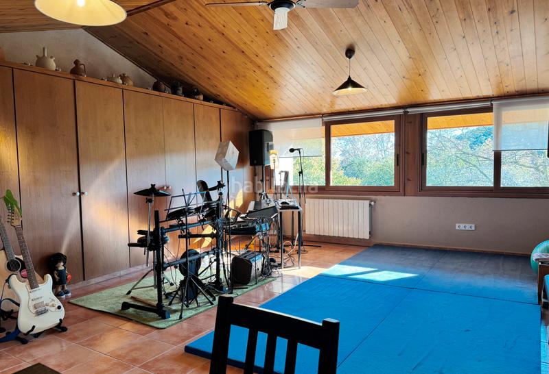 Foto a6fe7dd9-d928-4b4f-9474-1828e07ac419. Casa amb xemeneia calefacció aparcament a Palol de Revardit