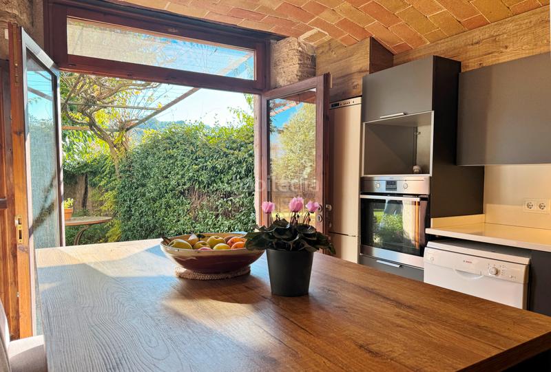 Foto c8622faa-43f4-4c67-8c74-8437e5faa327. Casa amb xemeneia calefacció aparcament a Palol de Revardit