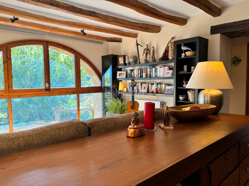 Foto d02203f8-701e-4ae6-8ab2-8edfd04edaea. Casa amb xemeneia calefacció aparcament a Palol de Revardit