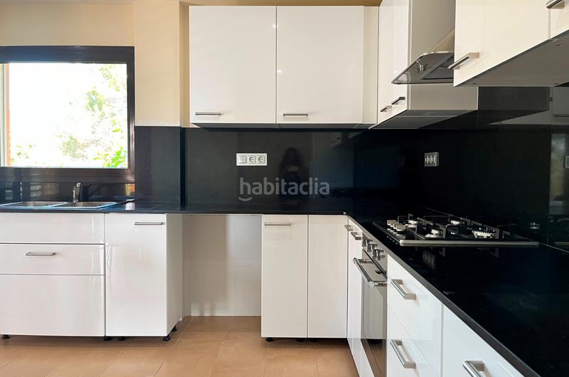 Foto 6f47e494-6a45-48a5-bae0-75bab410bdc2. Rent flat with heating parking pool in Montjuïc Girona