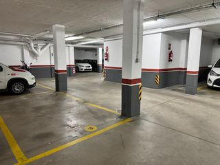 Location Parking voiture à Fontajau - Sant Ponç. Parquing en lloguer per cotxe gran